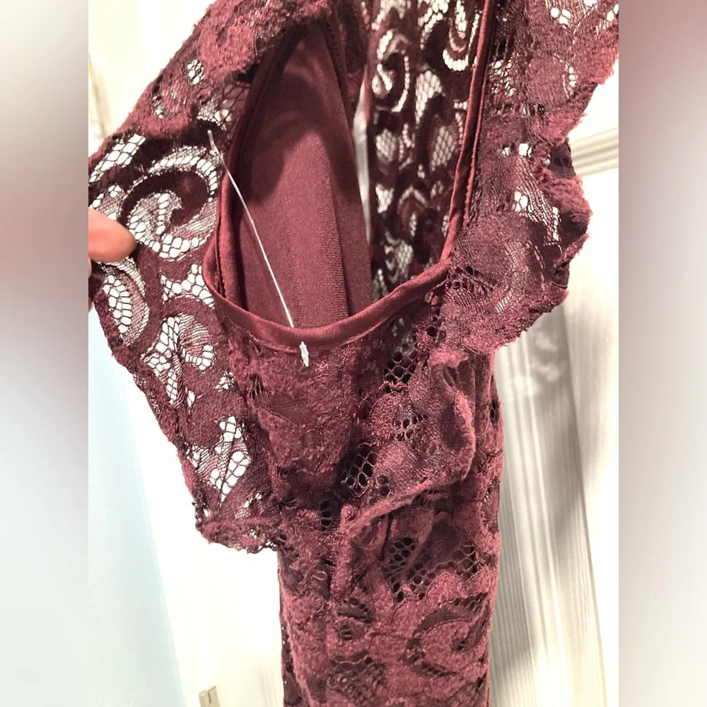NWOT White House Black Market Flutter Sleeve Lace Shell Top Burgundy Wine Size 4 - Picture 7 of 10